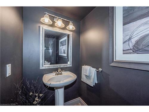 20 Walkerbrae Trail, Guelph, ON - Indoor Photo Showing Bathroom