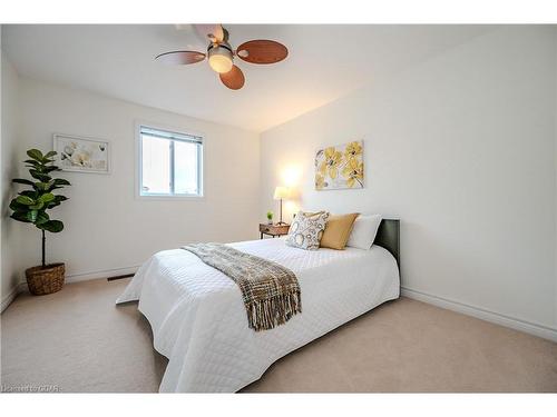 36-20 Shackleton Drive, Guelph, ON - Indoor Photo Showing Bedroom