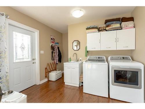 23 Fairview Avenue, St. Thomas, ON - Indoor Photo Showing Laundry Room