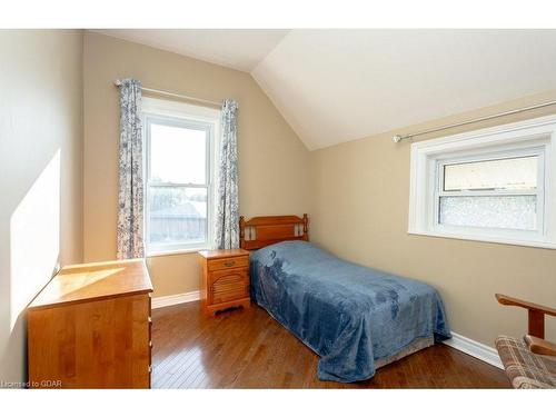 23 Fairview Avenue, St. Thomas, ON - Indoor Photo Showing Bedroom