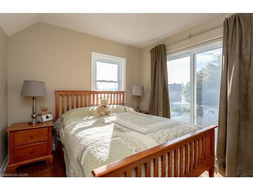 23 Fairview Avenue, St. Thomas, ON - Indoor Photo Showing Bedroom