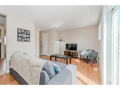 2-240 London Road W, Guelph, ON - Indoor Photo Showing Other Room