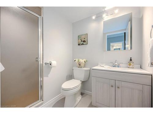 108-23 Woodlawn Rd E Road, Guelph, ON - Indoor Photo Showing Bathroom