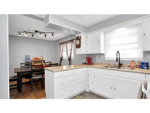 117 Wonham Street S, Ingersoll, ON - Indoor Photo Showing Kitchen With Double Sink