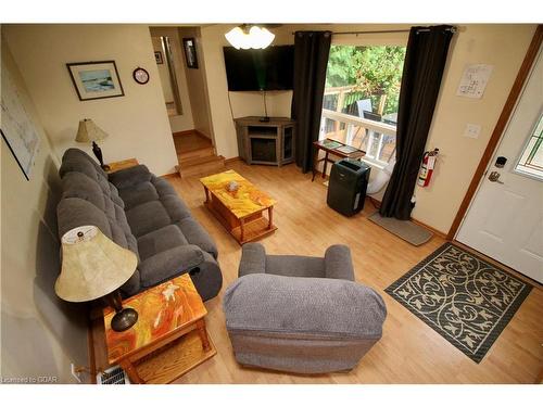 7213 6 Highway, Tobermory, ON - Indoor Photo Showing Living Room