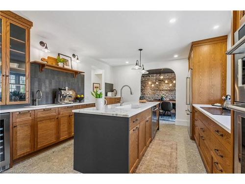 75 Chalmers Street, Elora, ON - Indoor Photo Showing Kitchen With Upgraded Kitchen