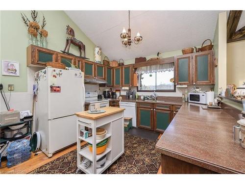 19455 Shaws Creek Road, Caledon, ON - Indoor Photo Showing Kitchen With Double Sink