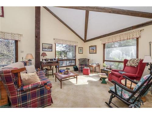 19455 Shaws Creek Road, Caledon, ON - Indoor Photo Showing Living Room