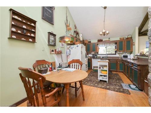 19455 Shaws Creek Road, Caledon, ON - Indoor Photo Showing Dining Room