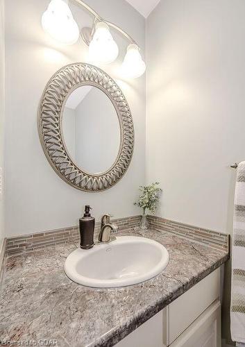 92 Downey Road, Guelph, ON - Indoor Photo Showing Bathroom