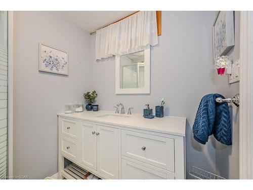 92 Downey Road, Guelph, ON - Indoor Photo Showing Bathroom