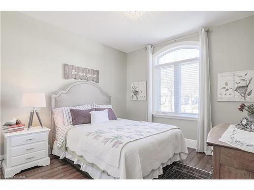 15 Coulcliff Boulevard, Port Perry, ON - Indoor Photo Showing Bedroom