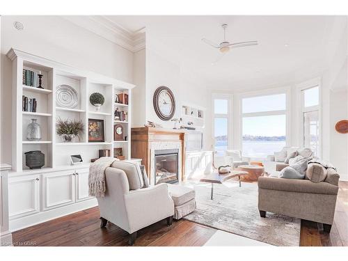 15 Coulcliff Boulevard, Port Perry, ON - Indoor Photo Showing Living Room With Fireplace