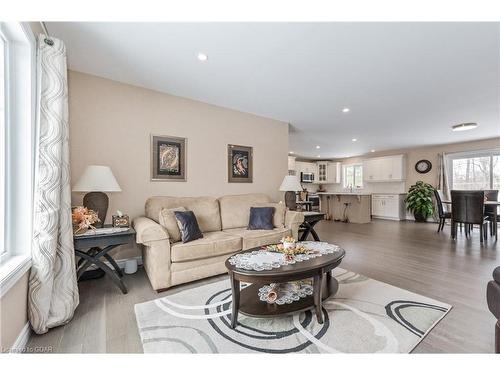 61 Campbell Crescent, Sauble Beach, ON - Indoor Photo Showing Living Room