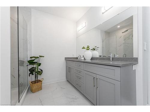 1302-71 Wyndham Street, Guelph, ON - Indoor Photo Showing Bathroom