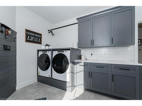 1209 Village Road, Cambridge, ON - Indoor Photo Showing Laundry Room