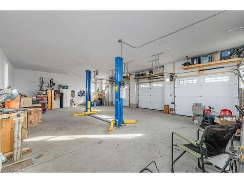 1209 Village Road, Cambridge, ON - Indoor Photo Showing Garage