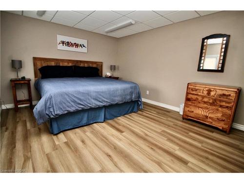 88 Main Street Street, Lion'S Head, ON - Indoor Photo Showing Bedroom