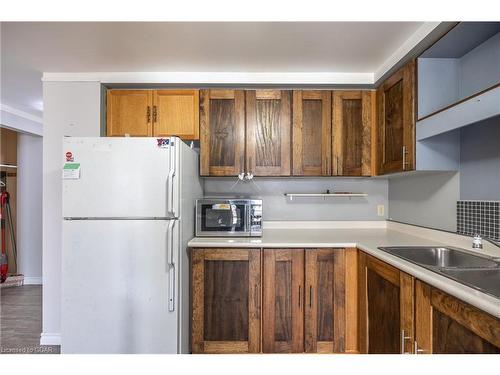 9 Grandridge Crescent, Guelph, ON - Indoor Photo Showing Kitchen