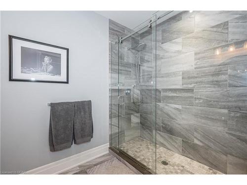 11 Hartfield Drive, Guelph/Eramosa, ON - Indoor Photo Showing Bathroom