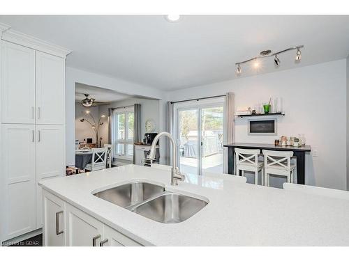 4 Lowrie Lane, Guelph/Eramosa, ON - Indoor Photo Showing Kitchen With Double Sink