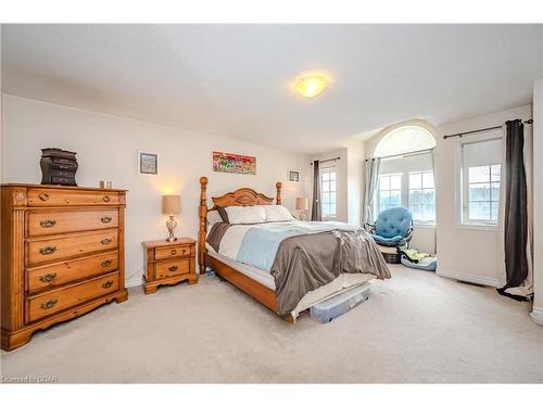 7-365 Watson Parkway North, Guelph, ON - Indoor Photo Showing Bedroom