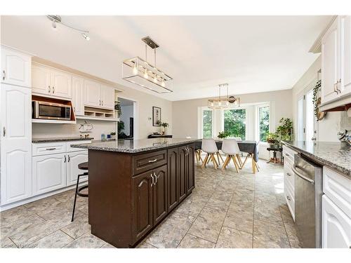 8189 Highway 124, Guelph/Eramosa, ON - Indoor Photo Showing Kitchen With Upgraded Kitchen