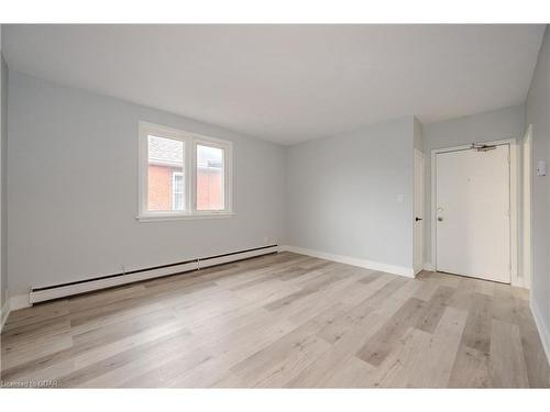 8-104 Elizabeth Street, Guelph, ON - Indoor Photo Showing Other Room