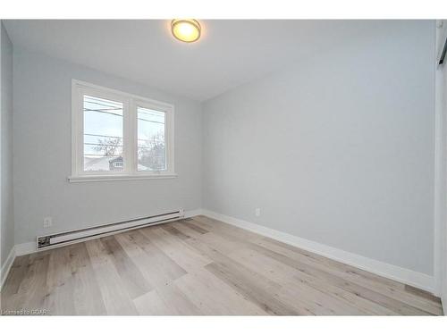 8-104 Elizabeth Street, Guelph, ON - Indoor Photo Showing Other Room