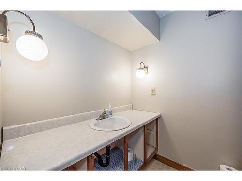 400 Wilson Street, Guelph/Eramosa, ON - Indoor Photo Showing Bathroom