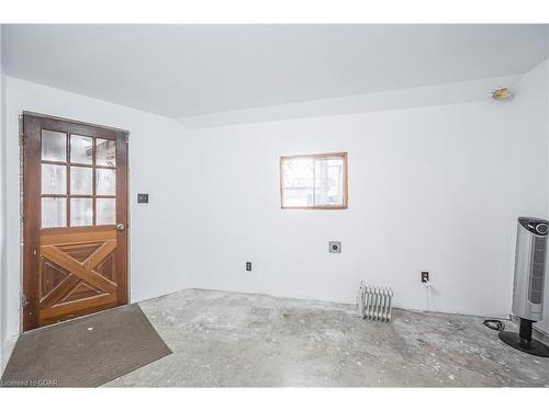 400 Wilson Street, Guelph/Eramosa, ON - Indoor Photo Showing Other Room