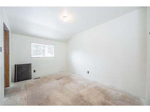 400 Wilson Street, Guelph/Eramosa, ON - Indoor Photo Showing Other Room