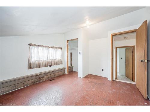 400 Wilson Street, Guelph/Eramosa, ON - Indoor Photo Showing Bedroom
