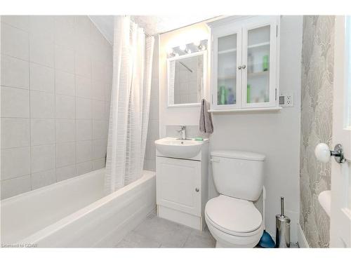 174 Arthur St N, Guelph, ON - Indoor Photo Showing Bathroom