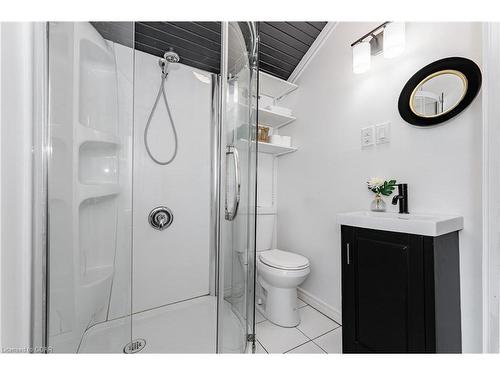 8307 25 Sideroad, Centre Wellington, ON - Indoor Photo Showing Bathroom