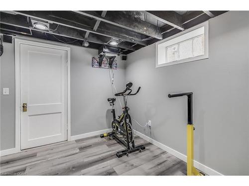 25 Cameron Street, Cambridge, ON - Indoor Photo Showing Gym Room