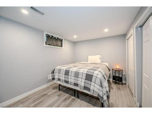 22 Brookside Crescent, Kitchener, ON - Indoor Photo Showing Bedroom