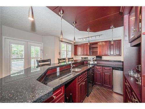 34 Robin Road, Guelph, ON - Indoor Photo Showing Kitchen