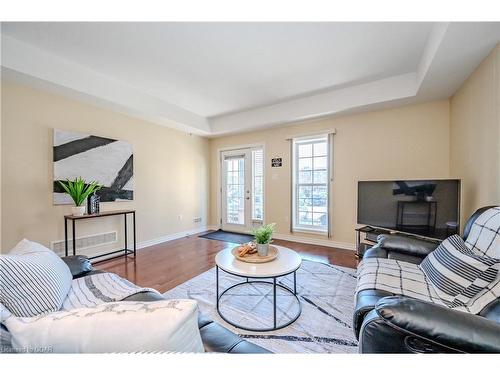 6-100 Frederick Drive, Guelph, ON - Indoor Photo Showing Living Room