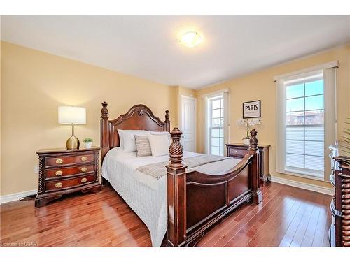 6-100 Frederick Drive, Guelph, ON - Indoor Photo Showing Bedroom