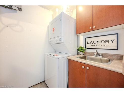 6-100 Frederick Drive, Guelph, ON - Indoor Photo Showing Laundry Room