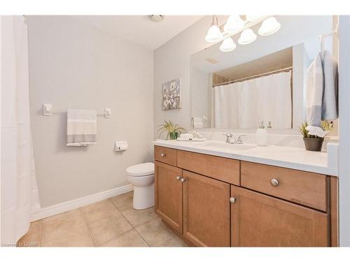 212-20 Station Square, Elora, ON - Indoor Photo Showing Bathroom