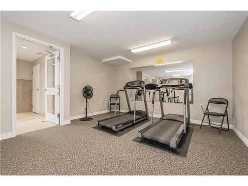 212-20 Station Square, Elora, ON - Indoor Photo Showing Gym Room