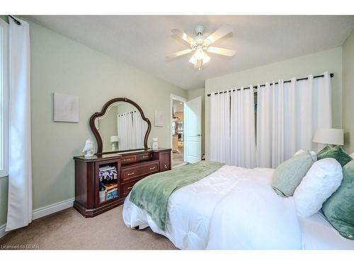 6954 Fife Road, Guelph/Eramosa, ON - Indoor Photo Showing Bedroom