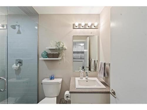 403-73 Arthur Street S, Guelph, ON - Indoor Photo Showing Bathroom