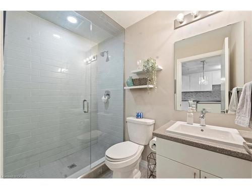 403-73 Arthur Street S, Guelph, ON - Indoor Photo Showing Bathroom