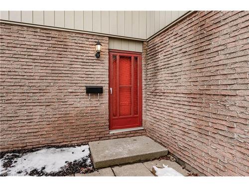 7-125 Janefield Avenue, Guelph, ON - Outdoor