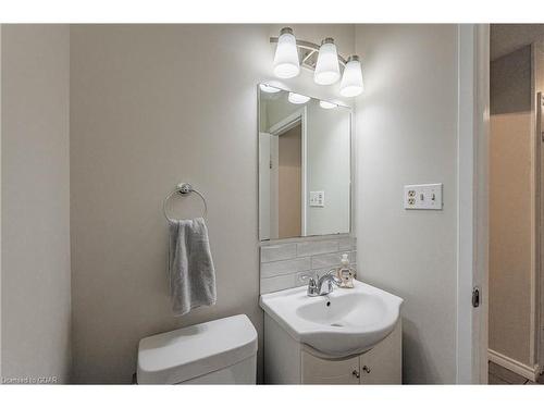7-125 Janefield Avenue, Guelph, ON - Indoor Photo Showing Bathroom