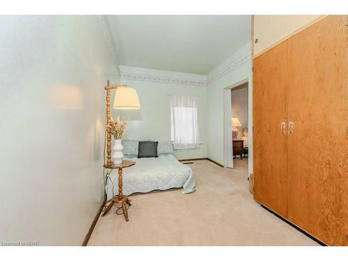 27 Lowell Street N, Cambridge, ON - Indoor Photo Showing Bedroom