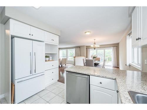 24 Beechlawn Boulevard, Guelph, ON - Indoor Photo Showing Kitchen